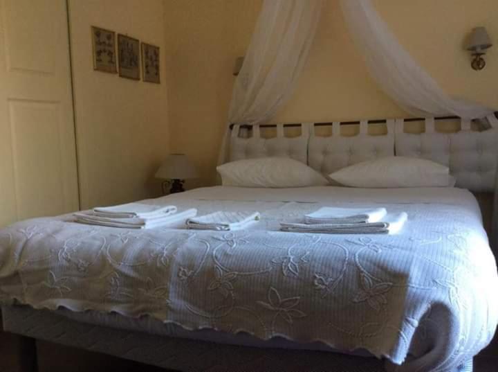 Les Rocailles De La Reine Bed & Breakfast Lamonzie-Montastruc Exterior photo